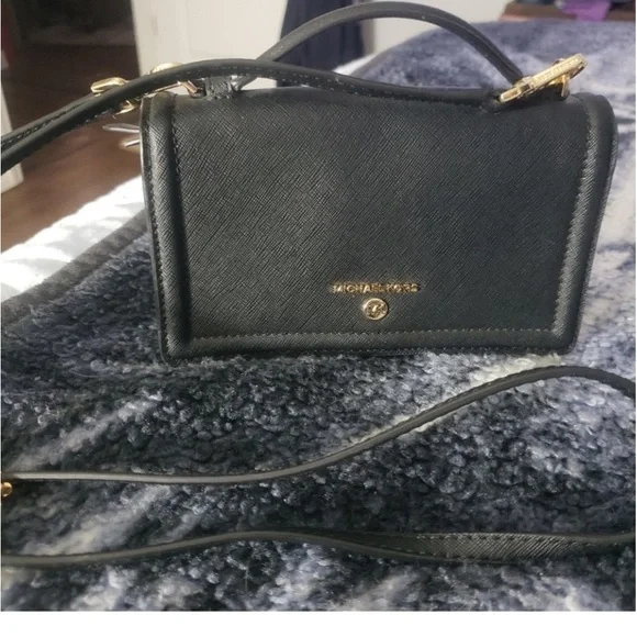 Women's Michael Kors Jet Set Charm Small Top-Handle Phone Black Cross-body Bag
